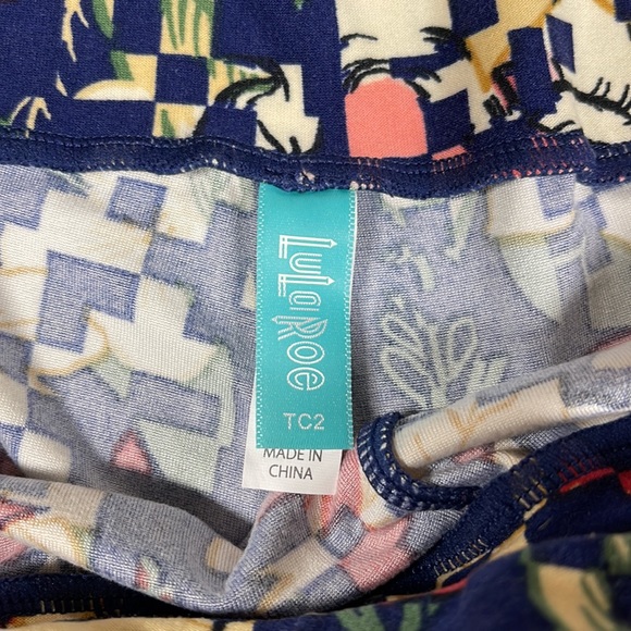 LuLaRoe New TC2 Digital Santa Claus Poinsettia Christmas Leggings NWT - Picture 4 of 8